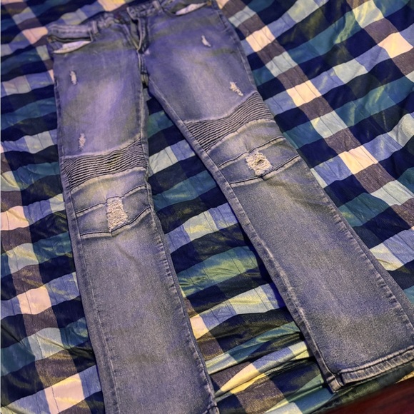 Light Blue Distressed RUE21 Jeans - Picture 2 of 8